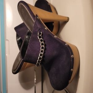 Women's Size 7 Med Suade Chain Studded Heeled Mule Clogs Shoes Gently Worn Once